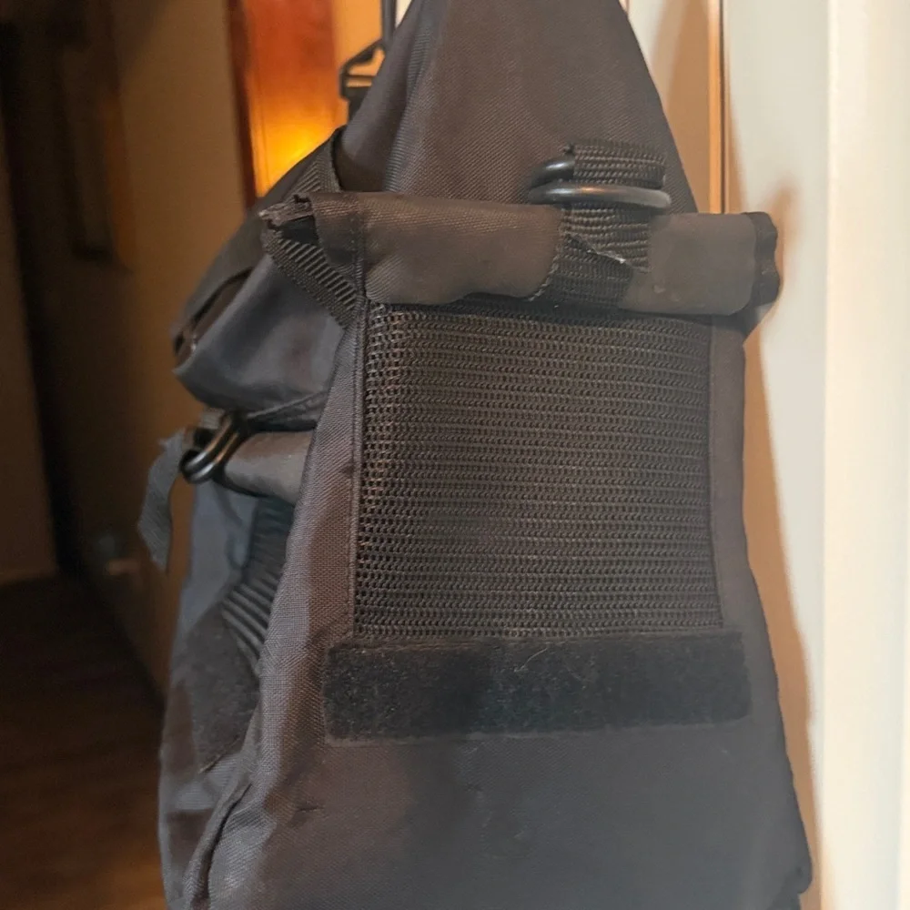 Pet Carrier, Soft Sided, by Doggie Duds.  Pets up to 7 lbs. Very Good Condition.